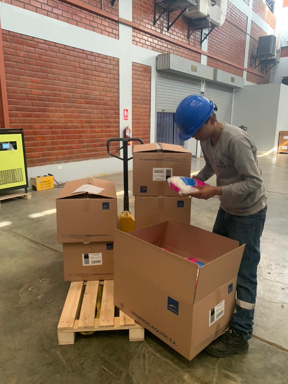 Entrega de mercadería al cliente con verificación del pedido